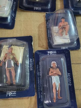 Figuras de plomo de antiguo egipto