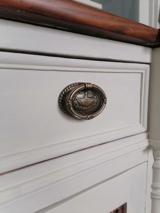 Mesita alta muy antigua vintage