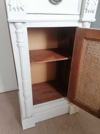 Mesita alta muy antigua vintage