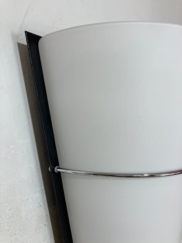 Lampada parete conica nera/vetro bianco