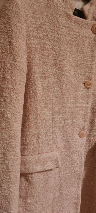 Chqueton  Abrigo talla S  se la marca Zara