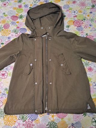 Chaqueta gabardina corta crop Zara