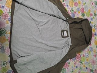 Chaqueta gabardina corta crop Zara