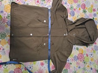Chaqueta gabardina corta crop Zara