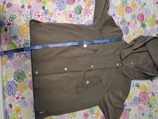 Chaqueta gabardina corta crop Zara