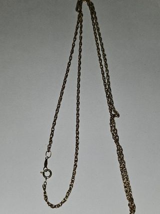 Crucifijo con cadena