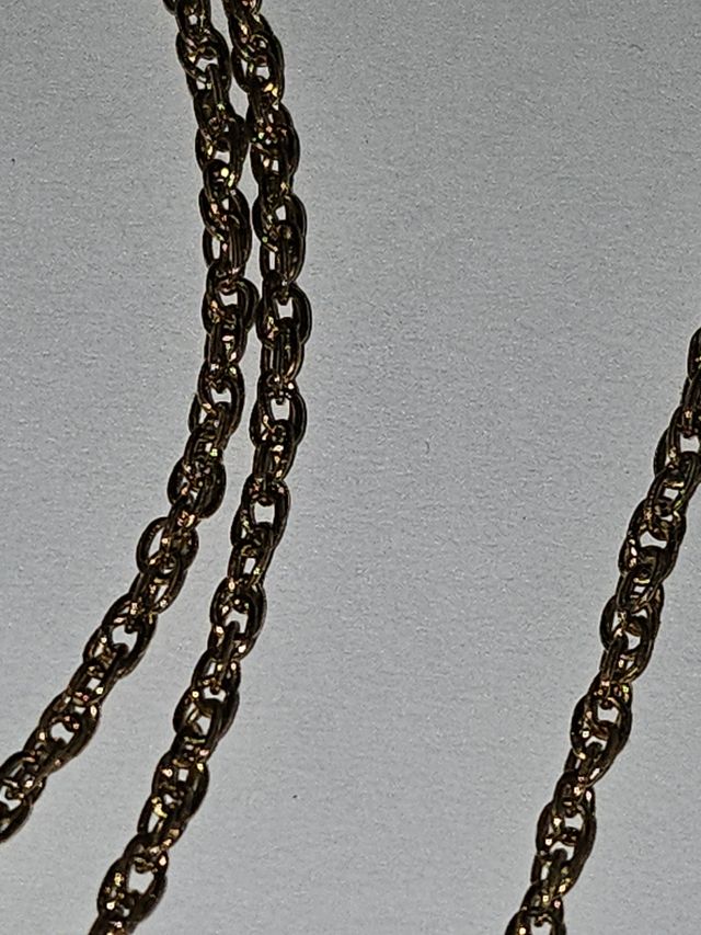 Crucifijo con cadena