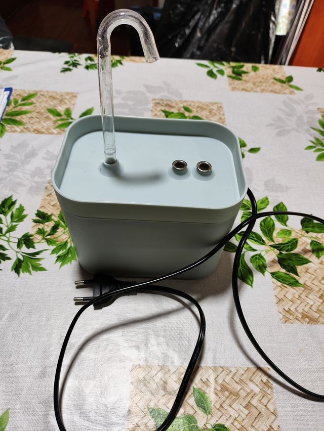 Fuente bebedero para gato