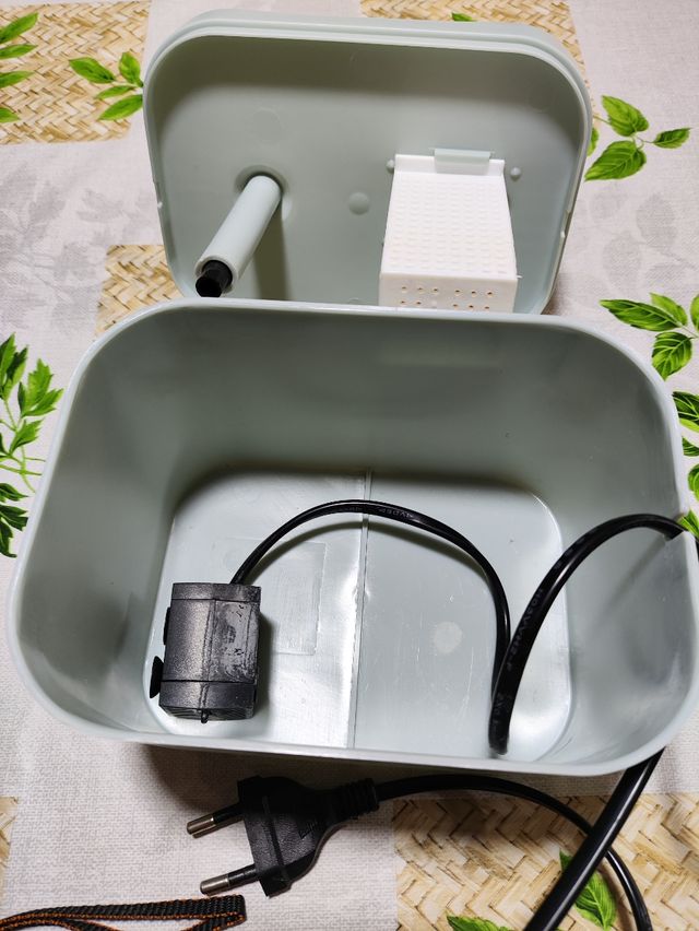 Fuente bebedero para gato