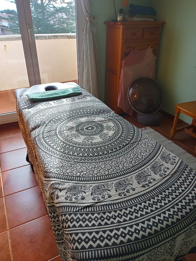 Massatge terapèutic/relaxant.
1h 35€
1h30m 50€