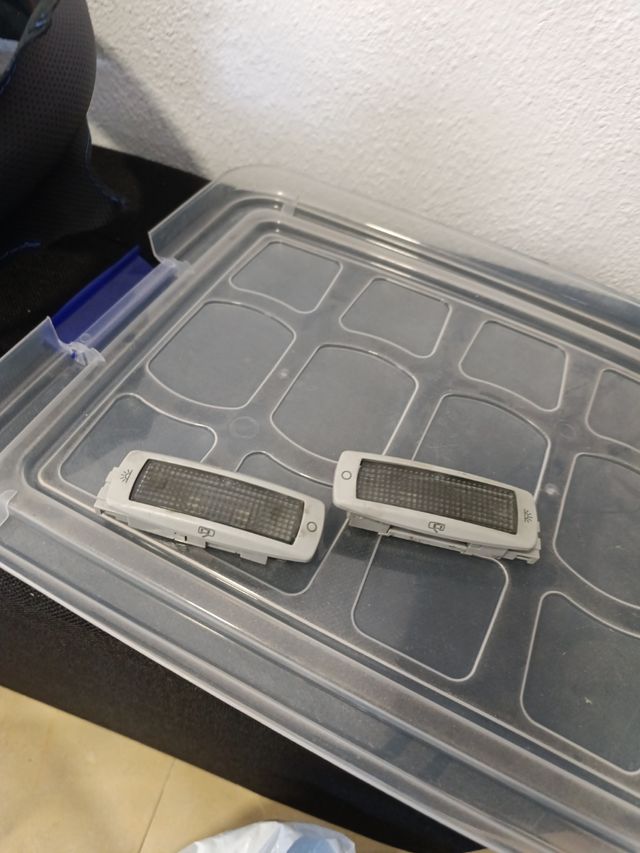 Luzes de teto de leitura traseiras