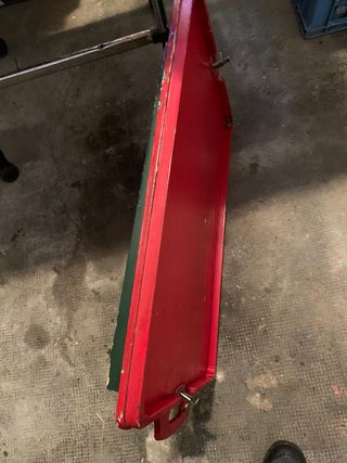 Tavolino da campeggio rosso e tre sedie