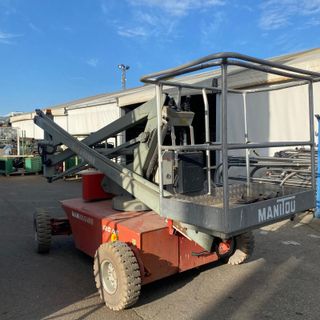 Plataforma elevadora articulada eléctrica