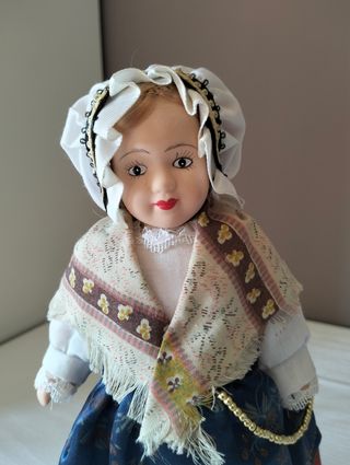 Bambolina in ceramica - Slovenia