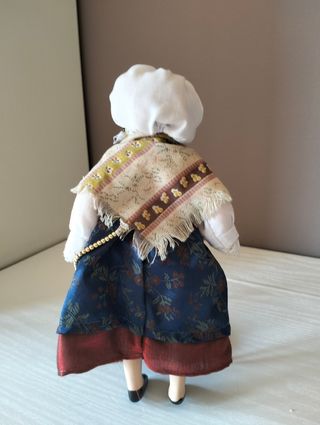 Bambolina in ceramica - Slovenia