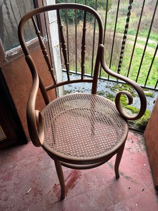 conjunto Sofa y sillas antiguas rejilla