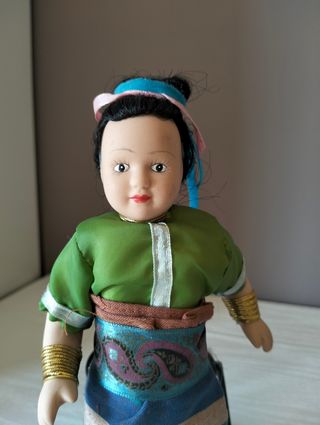 Bambolina in ceramica - Birmania