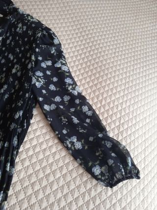 Camisa preta com flores