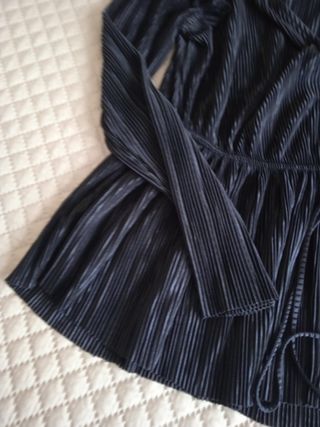 Camisola plissada preta Zara