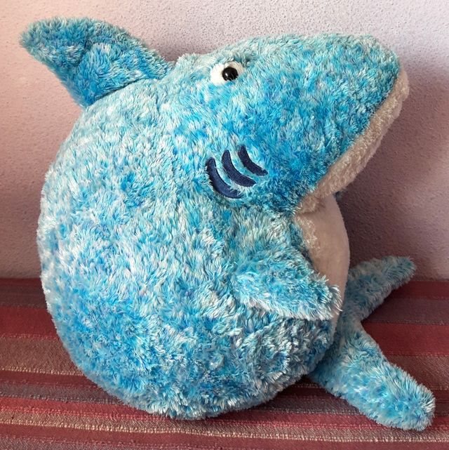 PELUCHE TIBURÓN AZUL