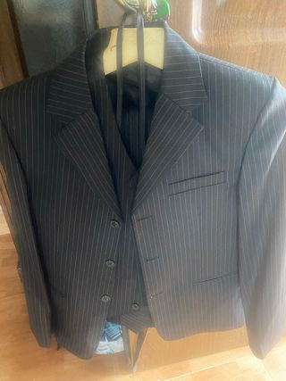Traje de niño de 12 o 13 años