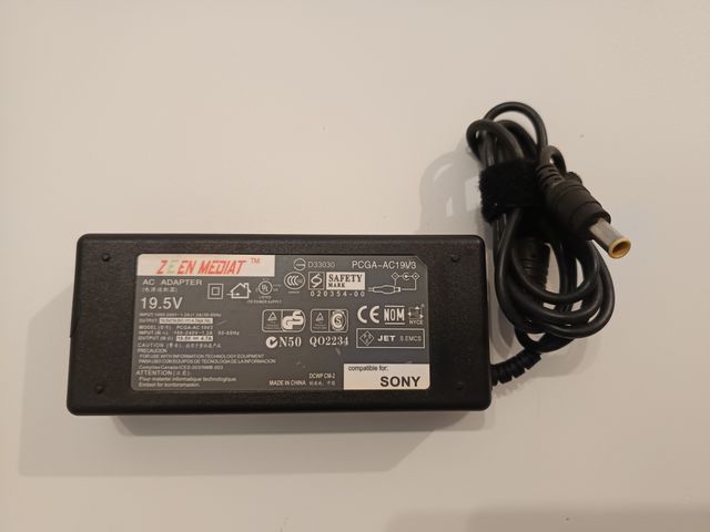 Cargador Portatil Sony de 19.5V 4,74A