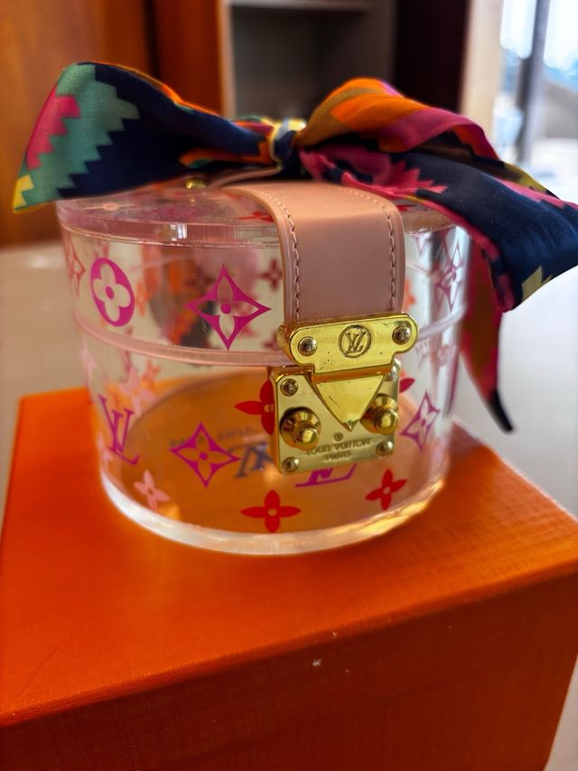 LOUIS VUITTON CAJA Bowat