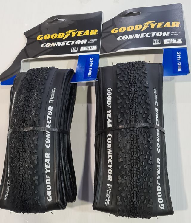 2 pneumatici gravel con connettore TLR Goodyear 700x45