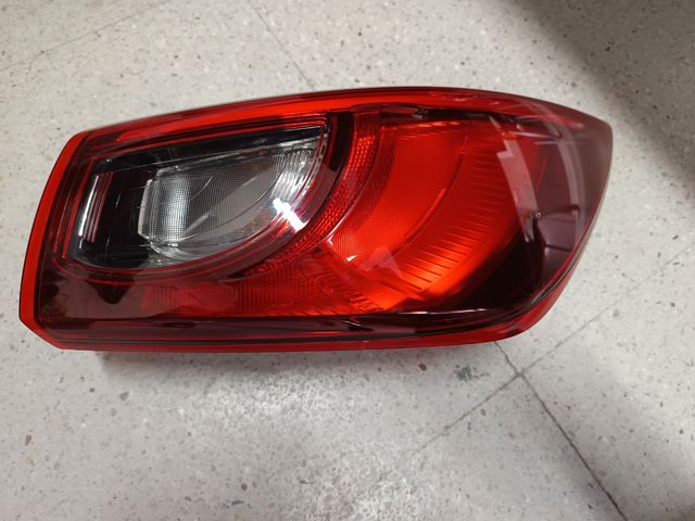 Piloto derecho trasero Mazda CX3 2016
