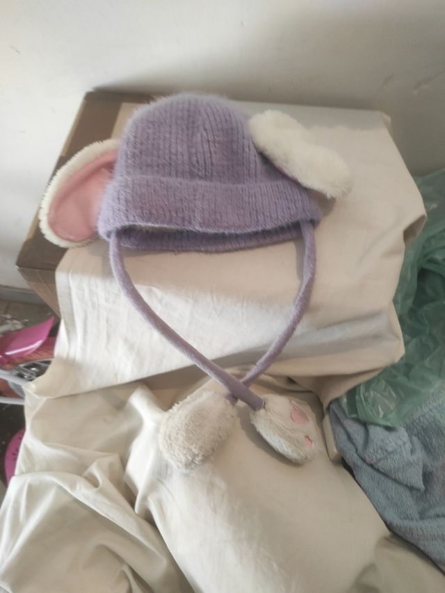 Cappello in lana con orecchie per bambi