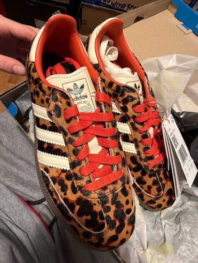 Adidas samba leopard preloved red