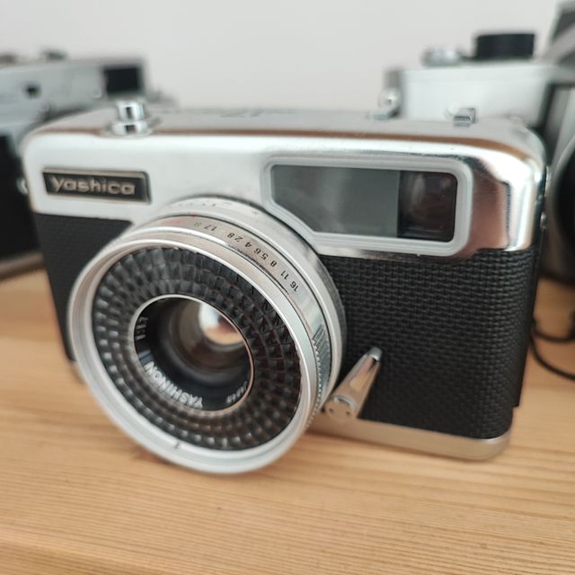Yashica half 17 Ee Rapid