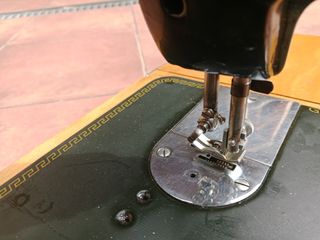 Maquina coser antigua