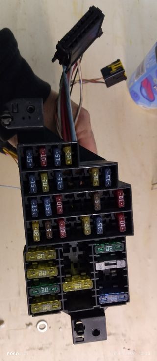 Caja de fusibles Renault Clio 2