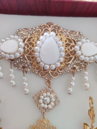 Aderezo fallera dorado perlas