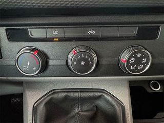 Volkswagen Transporter 2.0 TDI 110CV Furgon batalla corta