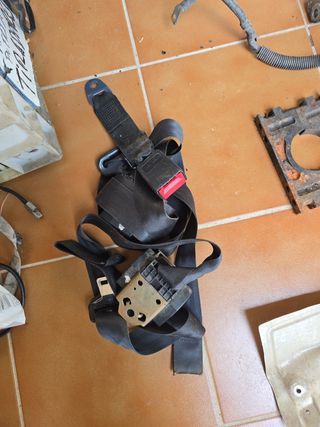 Cinturones peugeot 205