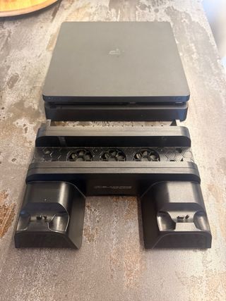 Play station 4 slim