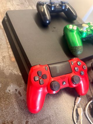 Play station 4 slim
