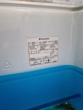 Nevera trivalente Dometic RMD 8505 150L