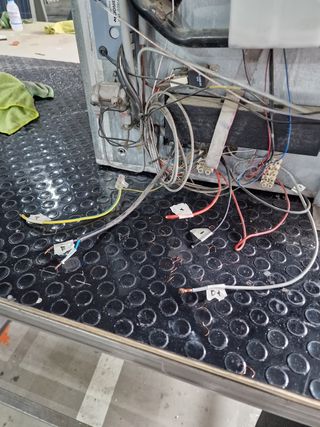 Nevera trivalente Dometic RMD 8505 150L