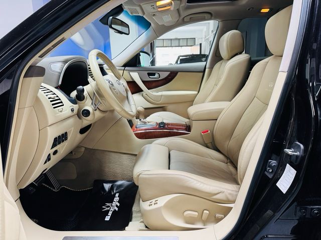 Infiniti FX50 2011