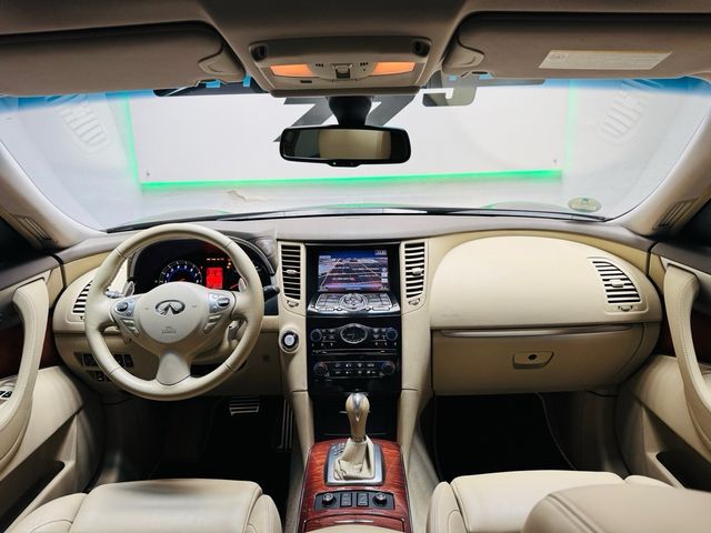 Infiniti FX50 2011