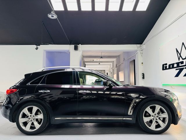 Infiniti FX50 2011