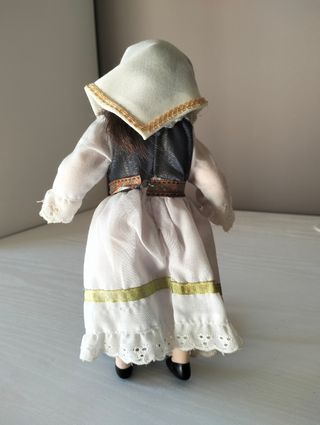 Bambolina in ceramica - Romania