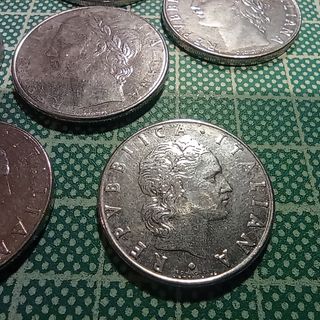 7 monedas de liras italianas