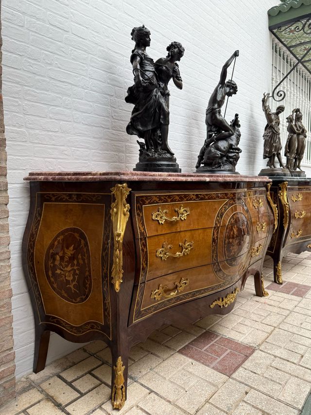 Pareja cómodas Luis XV en marquetería