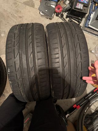 Bridgestone 225-40R18 