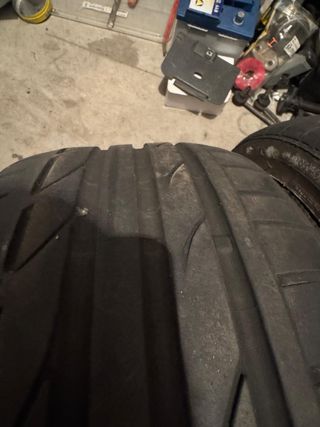 Bridgestone 225-40R18 