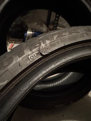 Bridgestone 225-40R18 